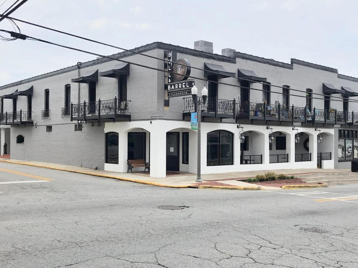 Eagle Exec Loft In Downtown Statesboro Appartement Buitenkant foto